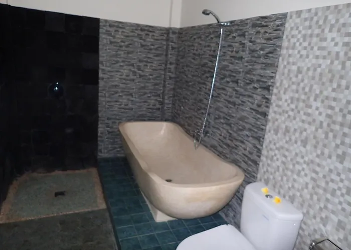 ゲストハウス Alami Resort, Restaurant And Dive Center